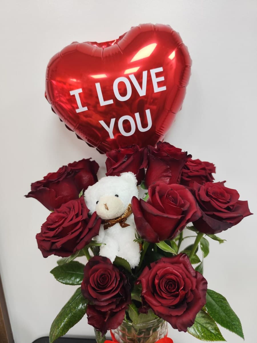 Vazoda 10 Kırmızı Gül, Balon ve Ayıcık Seti - Romantik & Eğlenceli Sürpriz